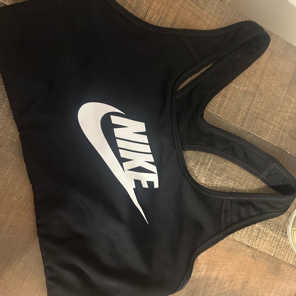 EUC women’s M nike sports bra